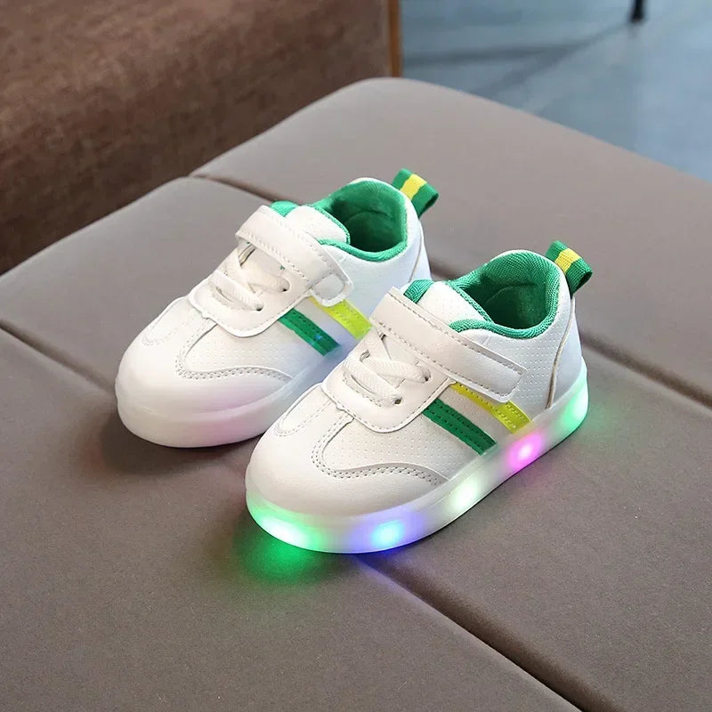 Niedrige Sneaker mit LED-Sohle für Kinder