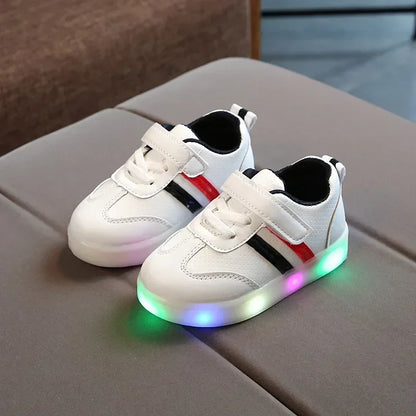 Niedrige Sneaker mit LED-Sohle für Kinder
